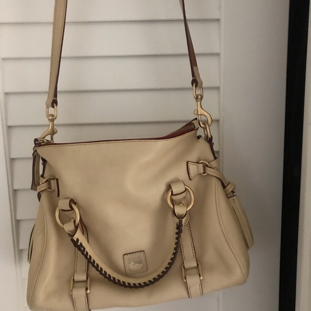 Gorgeous Dooney & Burke Shoulder Purse!